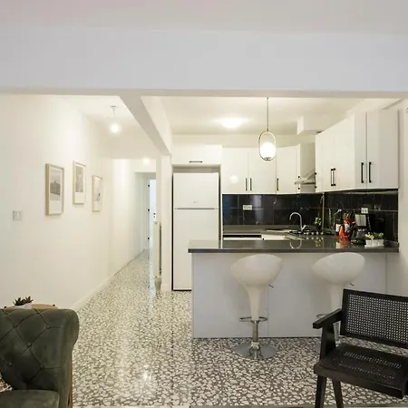 Charming 1br House Wpatio And Ac In Nianta Apartamento