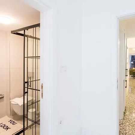 Apartamento Charming 1br House Wpatio And Ac In Nianta