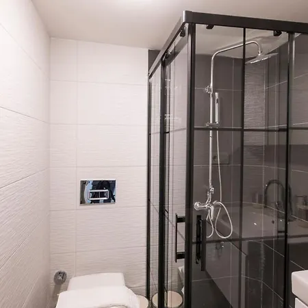 Apartamento Charming 1br House Wpatio And Ac In Nianta *