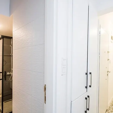 Charming 1br House Wpatio And Ac In Nianta Appartamento Provincia di Istanbul
